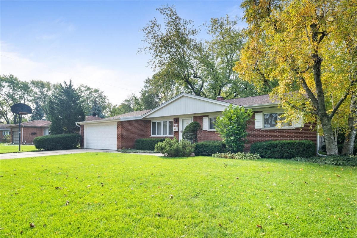 1122 Stark Place Des Plaines, IL 60016 - Photo 2 of 23