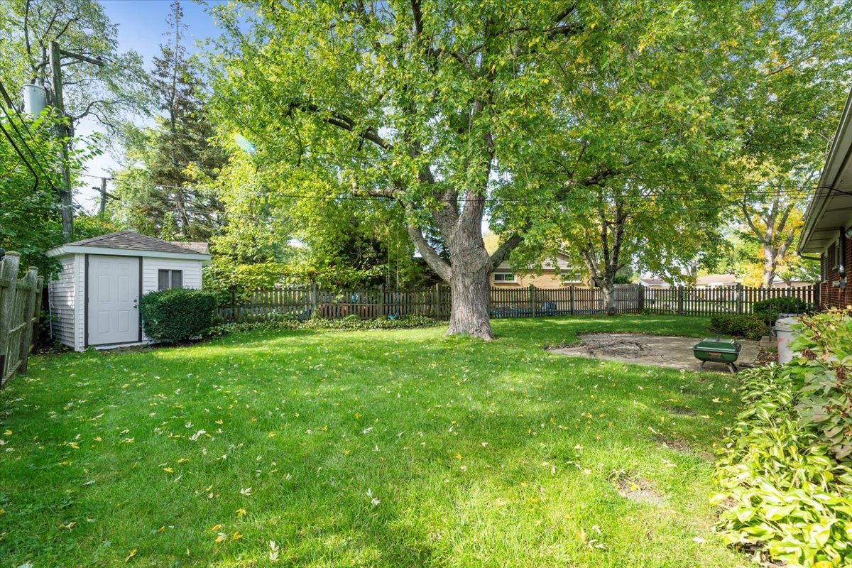 1122 Stark Place Des Plaines, IL 60016 - Photo 4 of 23