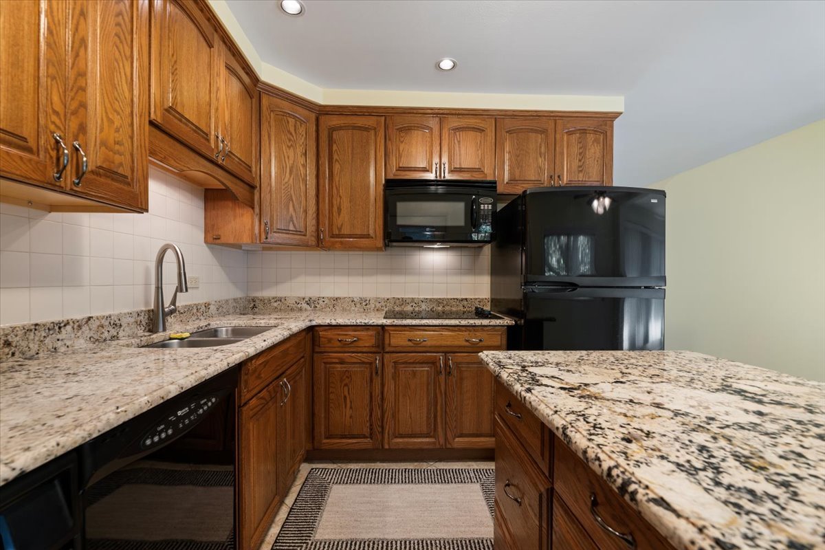 1122 Stark Place Des Plaines, IL 60016 - Photo 7 of 23