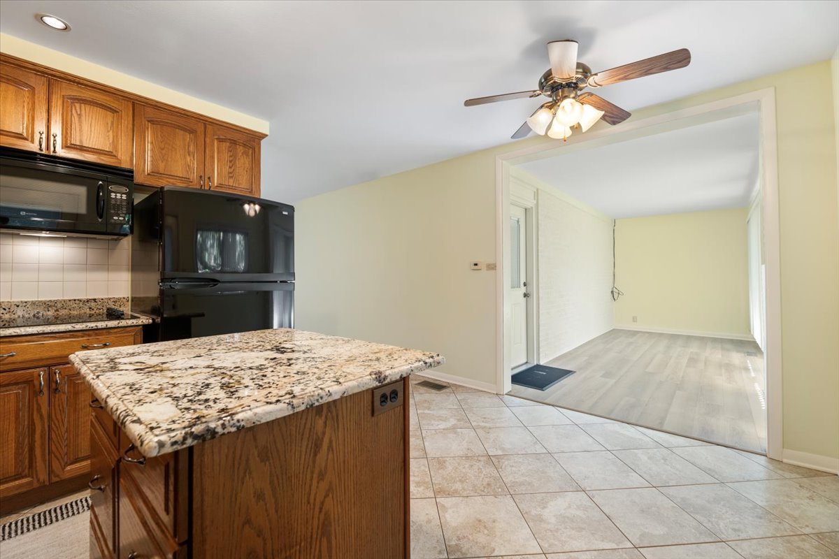 1122 Stark Place Des Plaines, IL 60016 - Photo 9 of 23