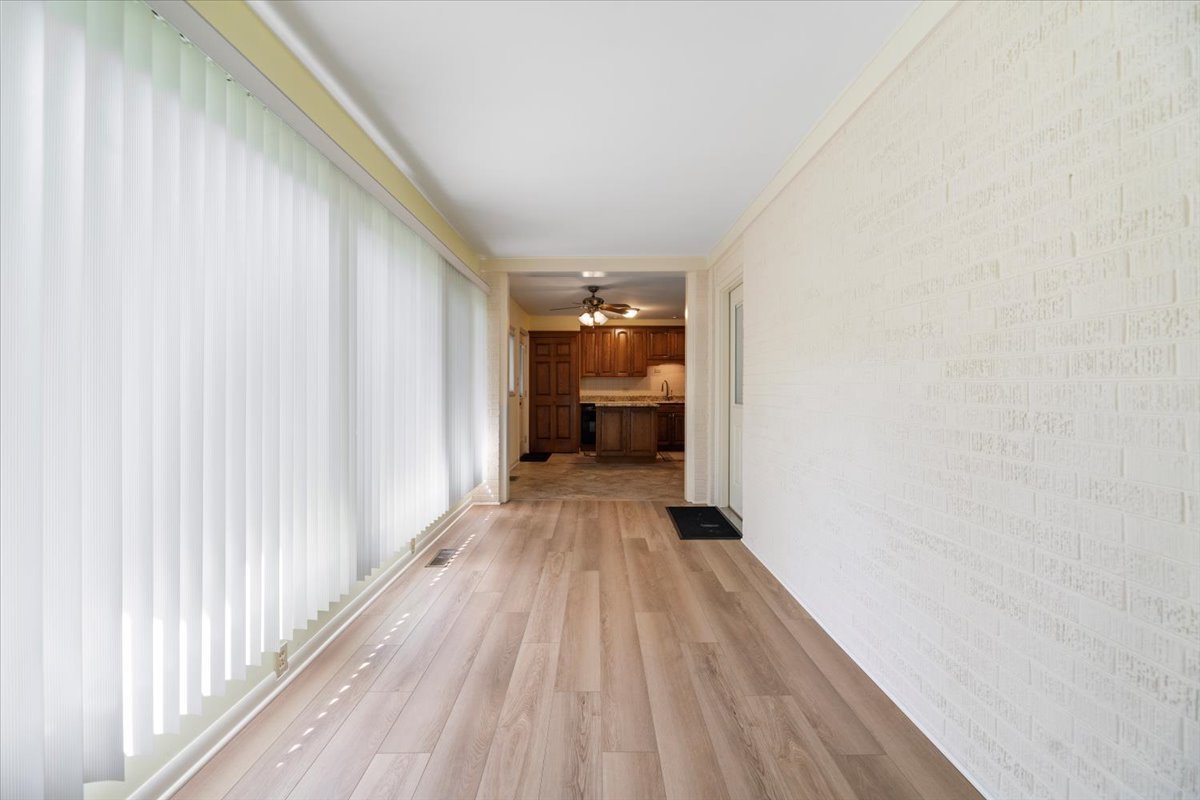 1122 Stark Place Des Plaines, IL 60016 - Photo 10 of 23