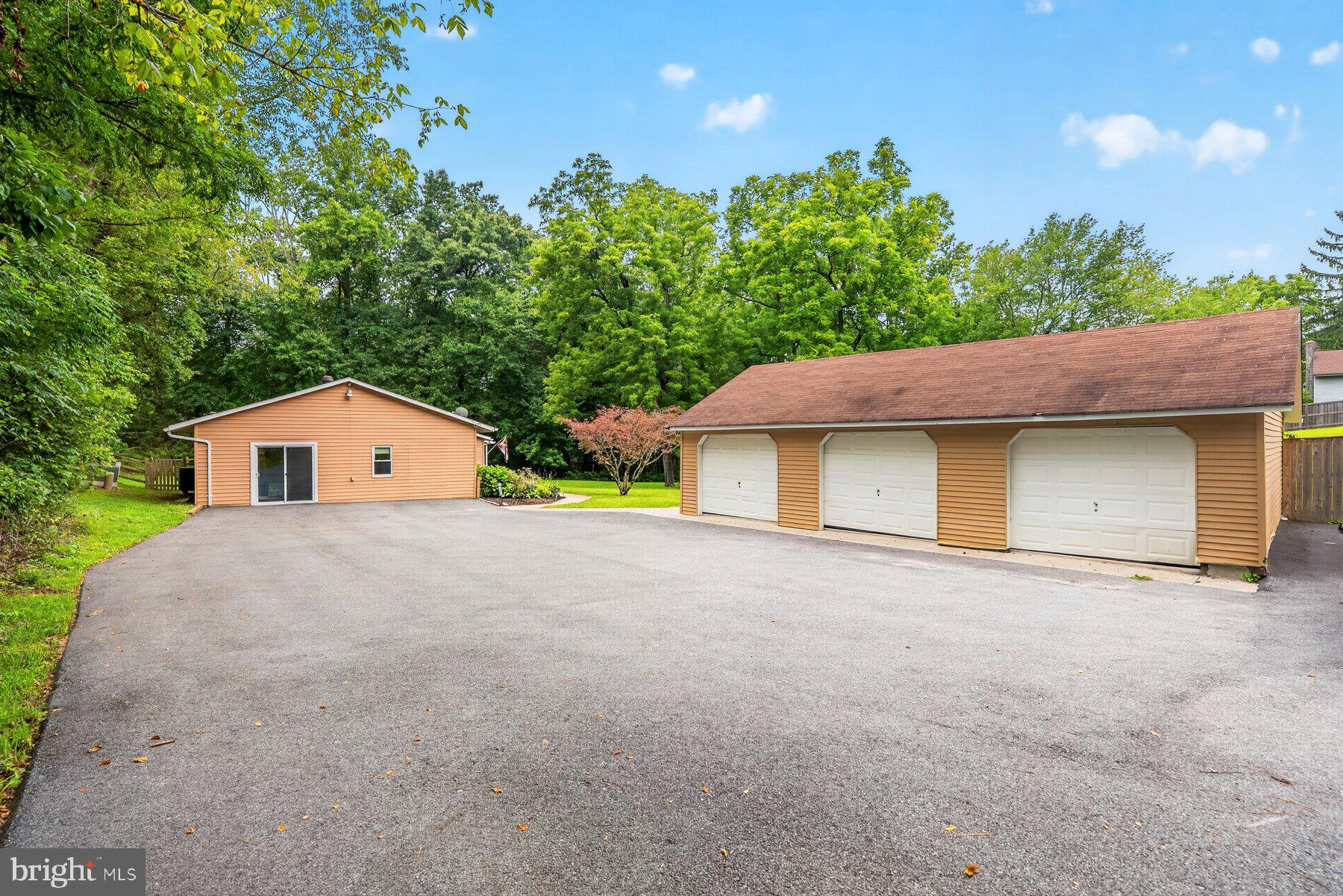 14419 Peddicord Road Mount Airy, MD 21771 - Photo 4 of 49 Gallery Image 4
