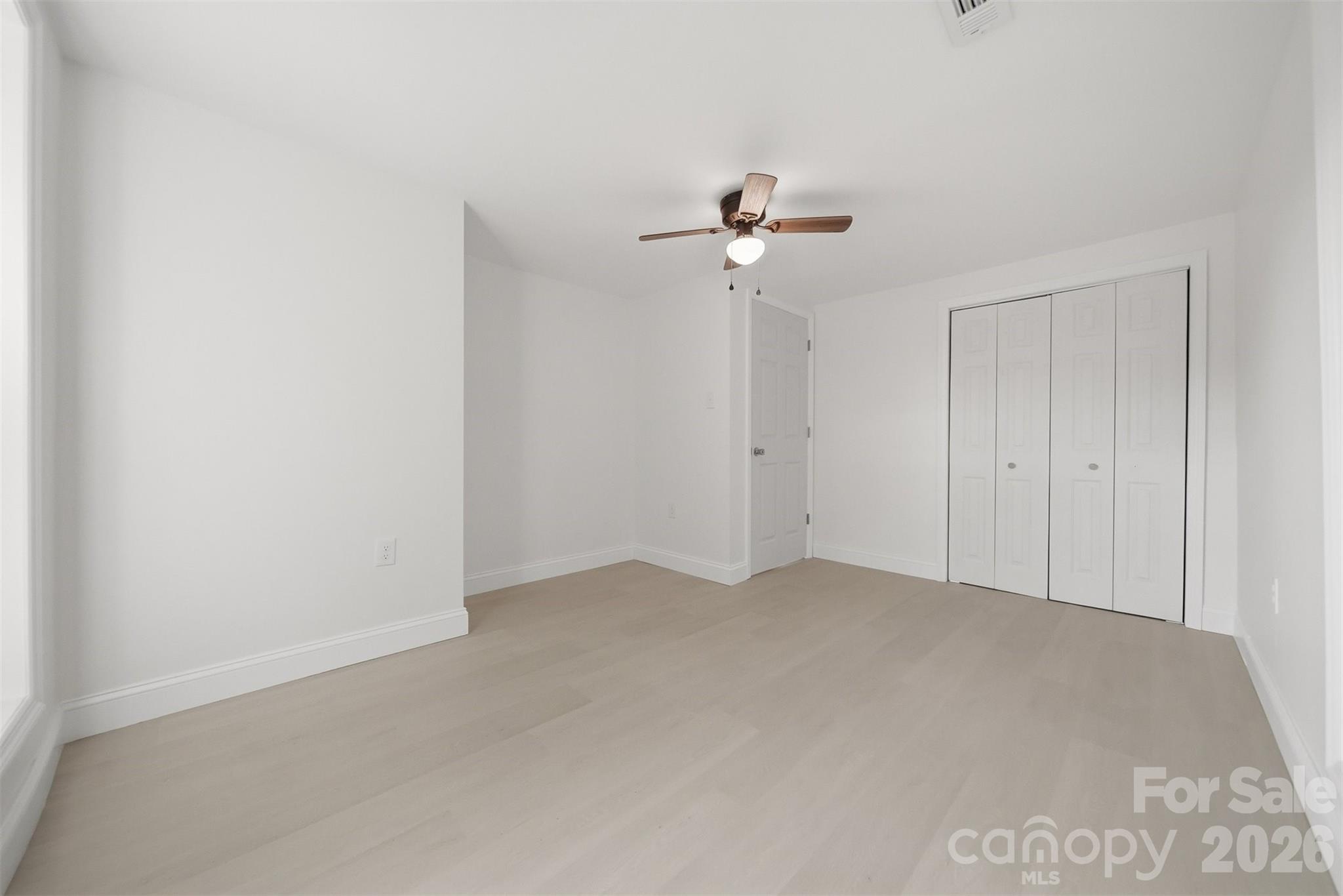 218 33rd Street Southwest Hickory, NC 28602 - Photo 13 of 26