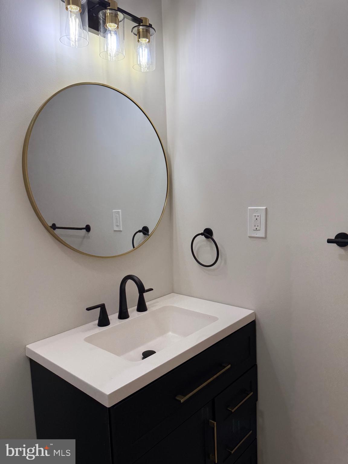 67 Triangle Lane Willingboro, NJ 08046 - Photo 18 of 33 Main Hall Bathroom