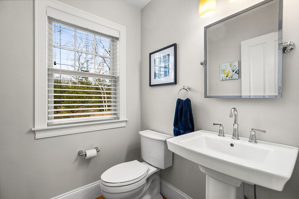 531 Holly Road Marshfield, MA 02050 - Photo 17 of 41