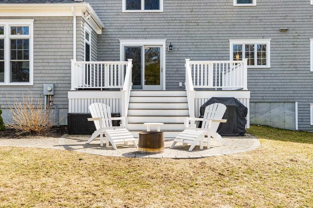 531 Holly Road Marshfield, MA 02050 - Photo 37 of 41