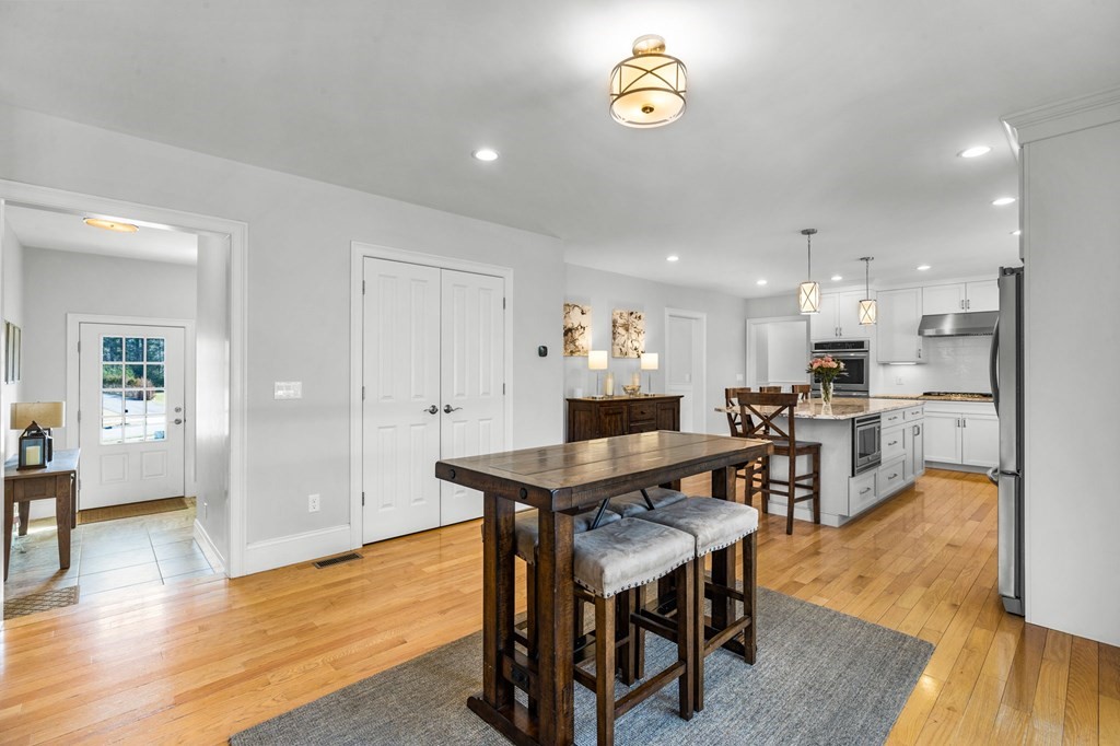 531 Holly Road Marshfield, MA 02050 - Photo 7 of 41