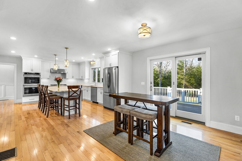 531 Holly Road Marshfield, MA 02050 - Photo 9 of 41