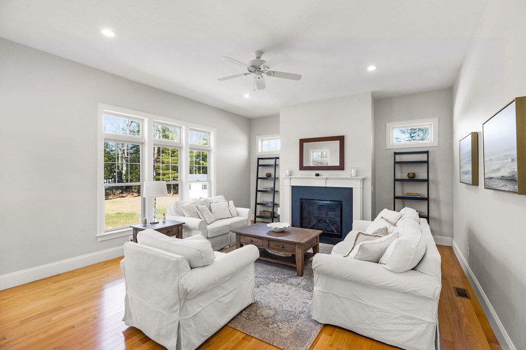 531 Holly Road Marshfield, MA 02050 - Photo 10 of 41