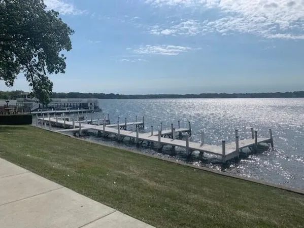 $45,000 | 2400 East Geneva, Unit 1001, Williams Bay, WI 53115