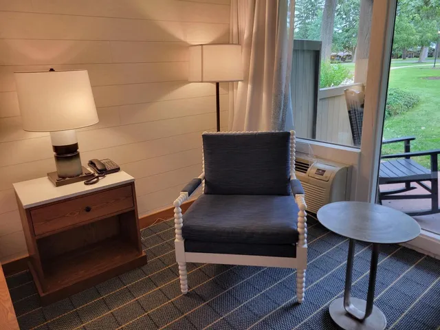 $45,000 | 2400 East Geneva, Unit 1001, Williams Bay, WI 53115