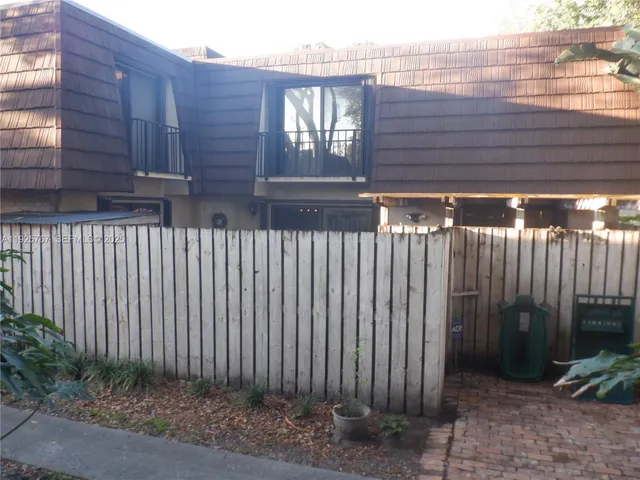 $369,900 | 211 2nd Lane, Palm Beach Gardens, FL 33418