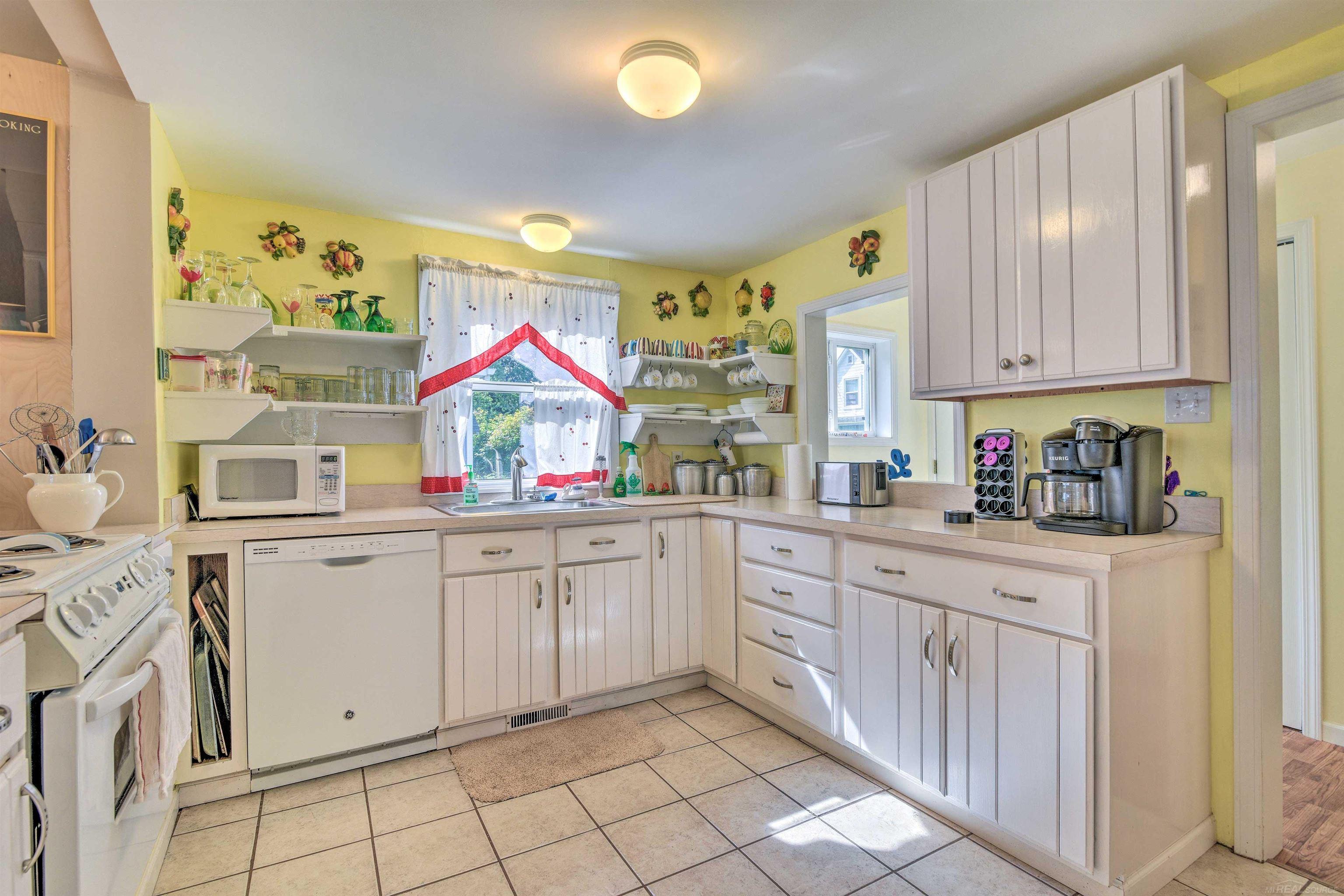 3699 Lakeshore Road Lexington, MI 48450 - Photo 12 of 46