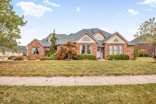 $595,000 | 2305 Golfside Drive, Lebanon, IN 46052