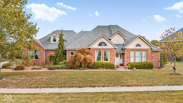 $595,000 | 2305 Golfside Drive, Lebanon, IN 46052