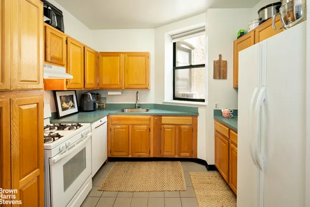 $599,000 | 371 West 117th Street, Unit 2E | Harlem