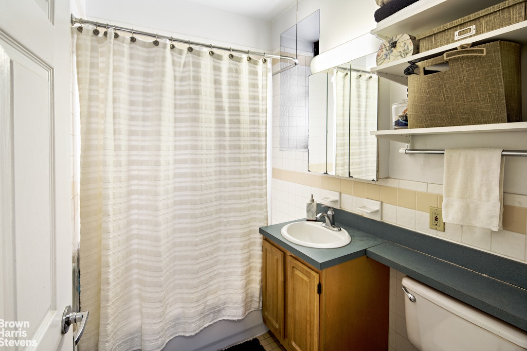 371 West 117th Street, Unit 2E Manhattan, NY 10026 - Photo 5 of 9