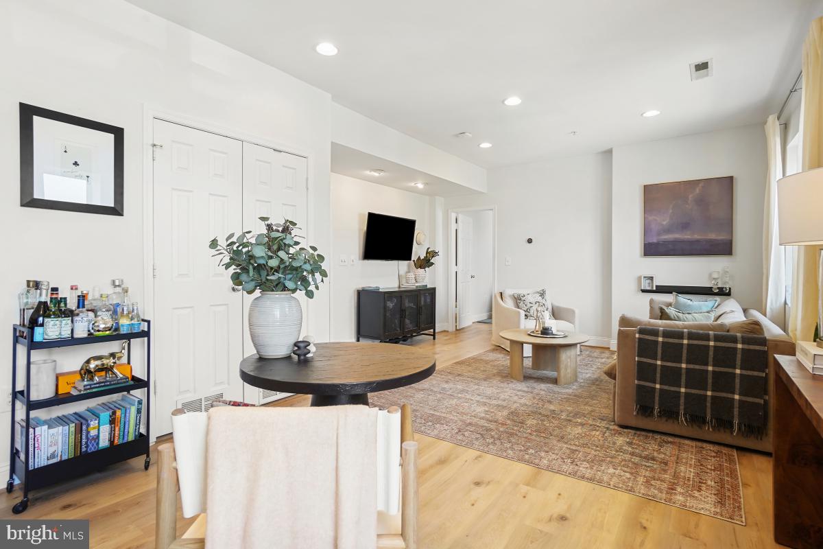 330 Rhode Island Avenue Northeast, Unit 301 Washington, DC 20002 - Photo 4 of 30