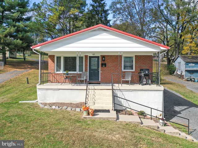 $270,000 | 412 Massanutten Heights, Woodstock, VA 22664