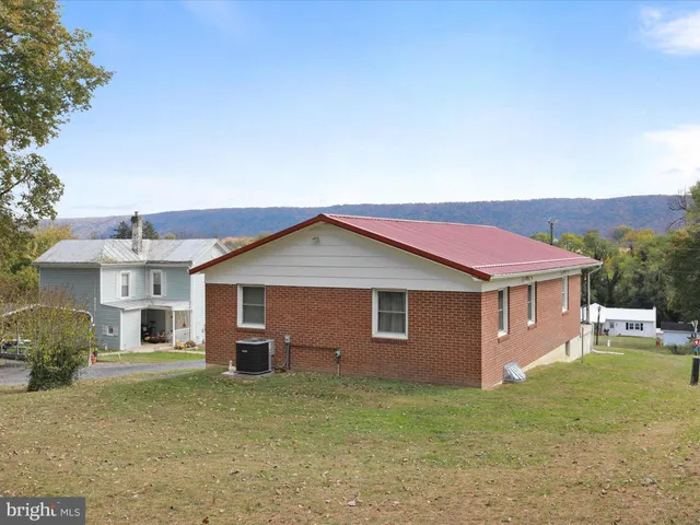 $270,000 | 412 Massanutten Heights, Woodstock, VA 22664