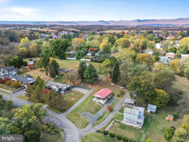 $270,000 | 412 Massanutten Heights, Woodstock, VA 22664