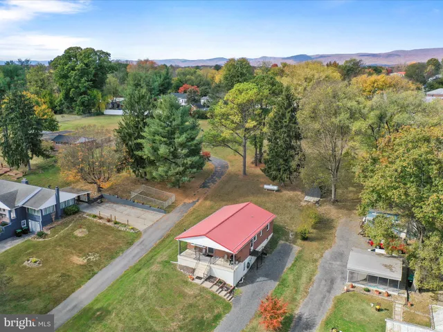 $270,000 | 412 Massanutten Heights, Woodstock, VA 22664