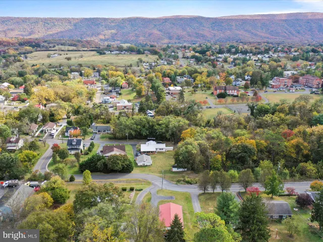 $270,000 | 412 Massanutten Heights, Woodstock, VA 22664