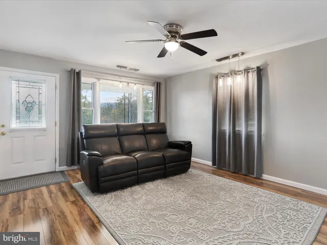 $270,000 | 412 Massanutten Heights, Woodstock, VA 22664