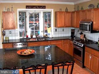 512 Upland Road Havertown, PA 19083 - Photo 4 of 6