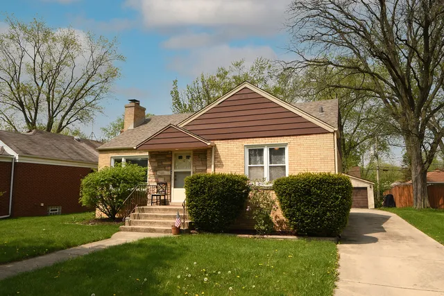 $2,400 | 18450 Homewood Avenue, Homewood, IL 60430