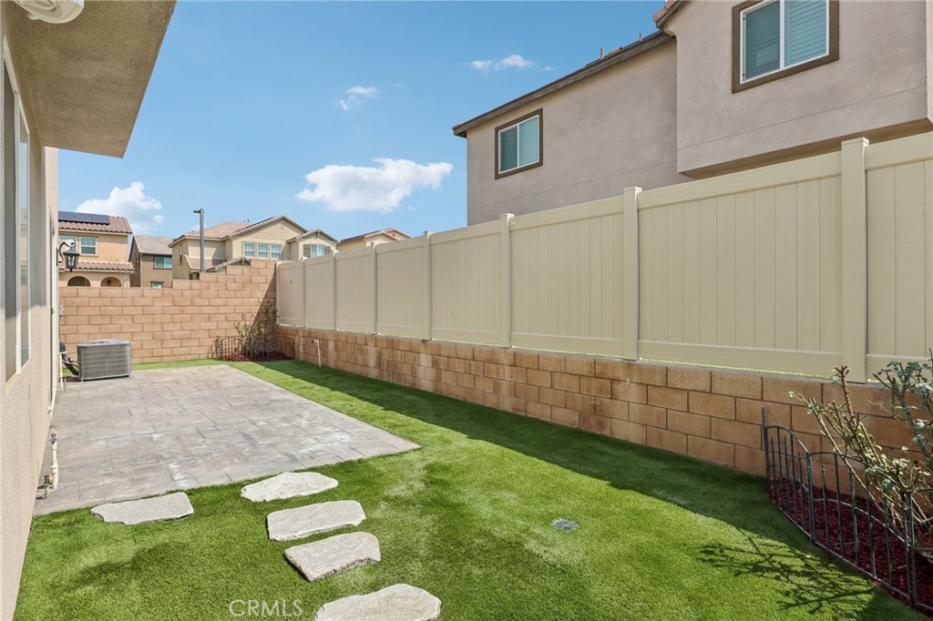 833 Sumac Lane Rialto, CA 92376 - Photo 29 of 45