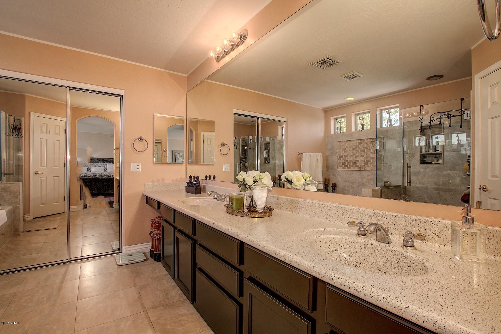 2621 East Carson Road Phoenix, AZ 85042 - Photo 30 of 37 0030-Carson (31)