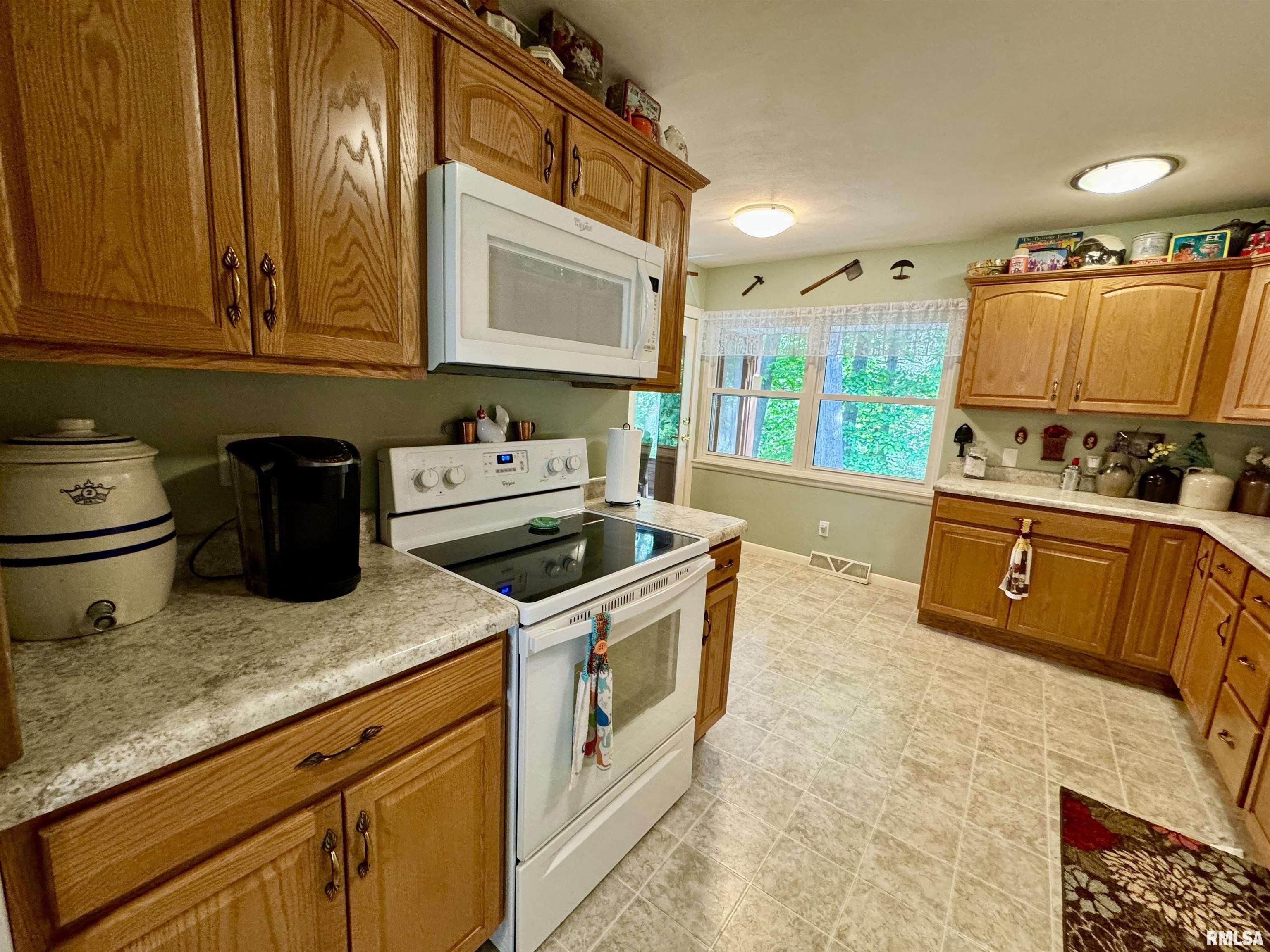 1010 Robin Road Muscatine, IA 52761 - Photo 17 of 32 Gallery Image 17