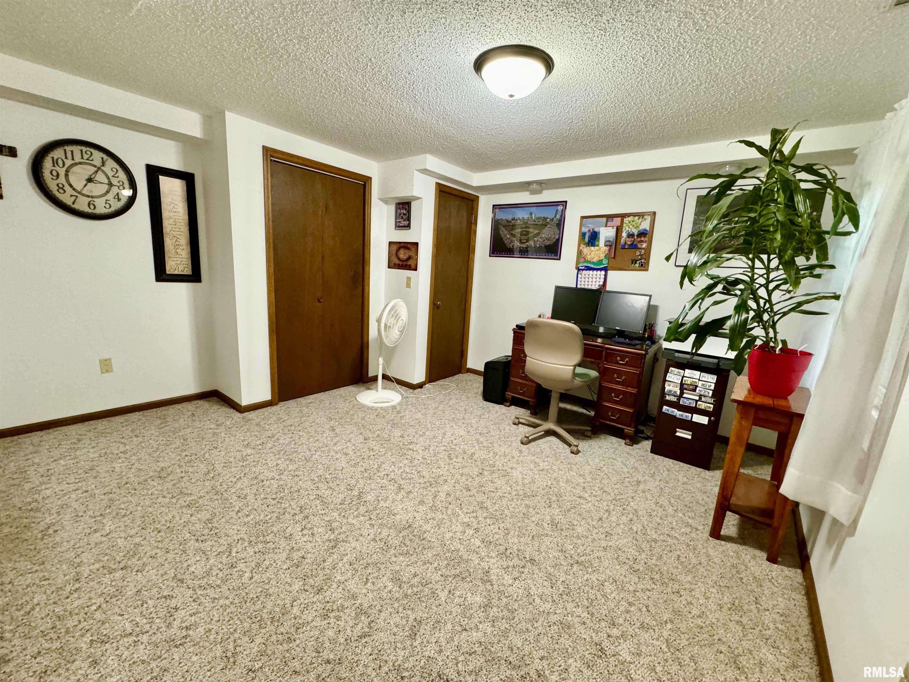 1010 Robin Road Muscatine, IA 52761 - Photo 28 of 32 Gallery Image 28