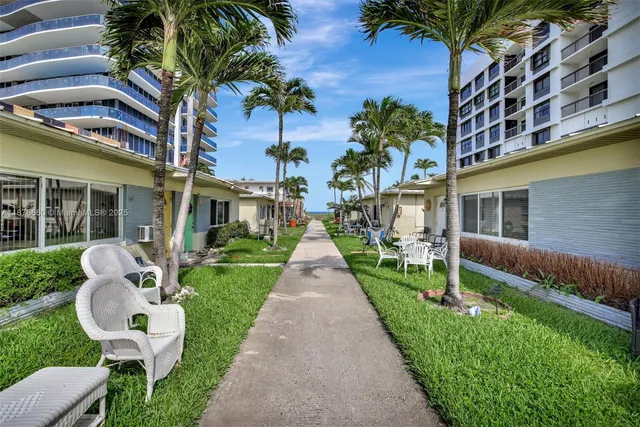 $2,495 | 820 North Ocean Boulevard, Unit 16, Pompano Beach, FL 33062