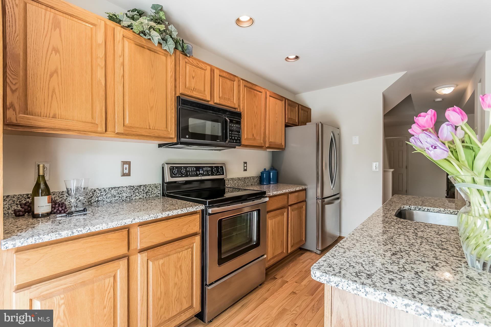 12064 Edgemere Circle Reston, VA 20190 - Photo 10 of 30 Kitchen