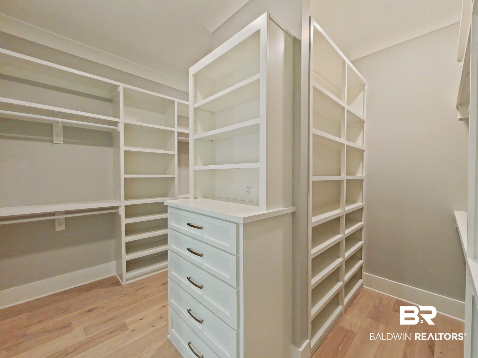 832 Inlet Circle Gulf Shores, AL 36542 - Photo 20 of 36 Primary Closet