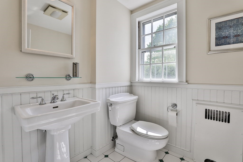 4 St Marys Road Milton, MA 02186 - Photo 20 of 38 Gallery Image 20