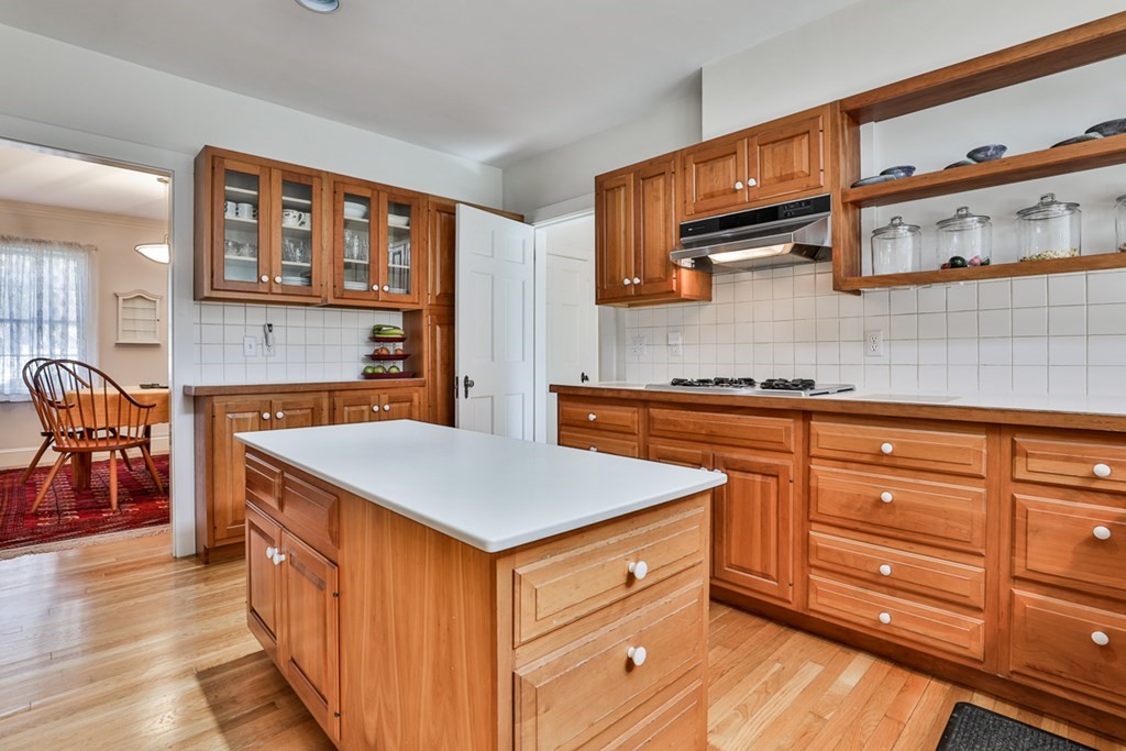 4 St Marys Road Milton, MA 02186 - Photo 10 of 38 Gallery Image 10
