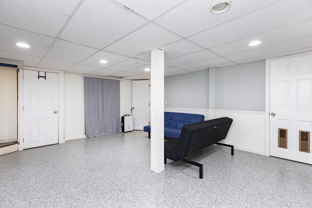 40 Chestnut Street North Reading, MA 01864 - Photo 11 of 34