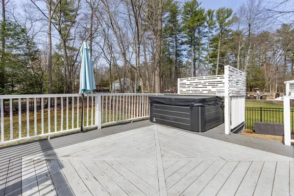 $649,000 | 40 Chestnut Street, North Reading, MA 01864