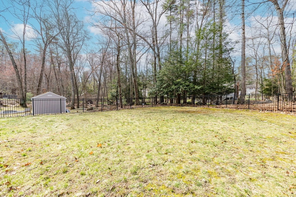 40 Chestnut Street North Reading, MA 01864 - Photo 15 of 34