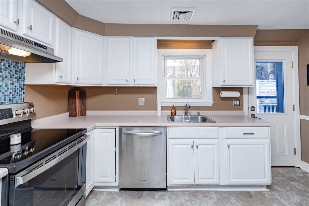 40 Chestnut Street North Reading, MA 01864 - Photo 21 of 34