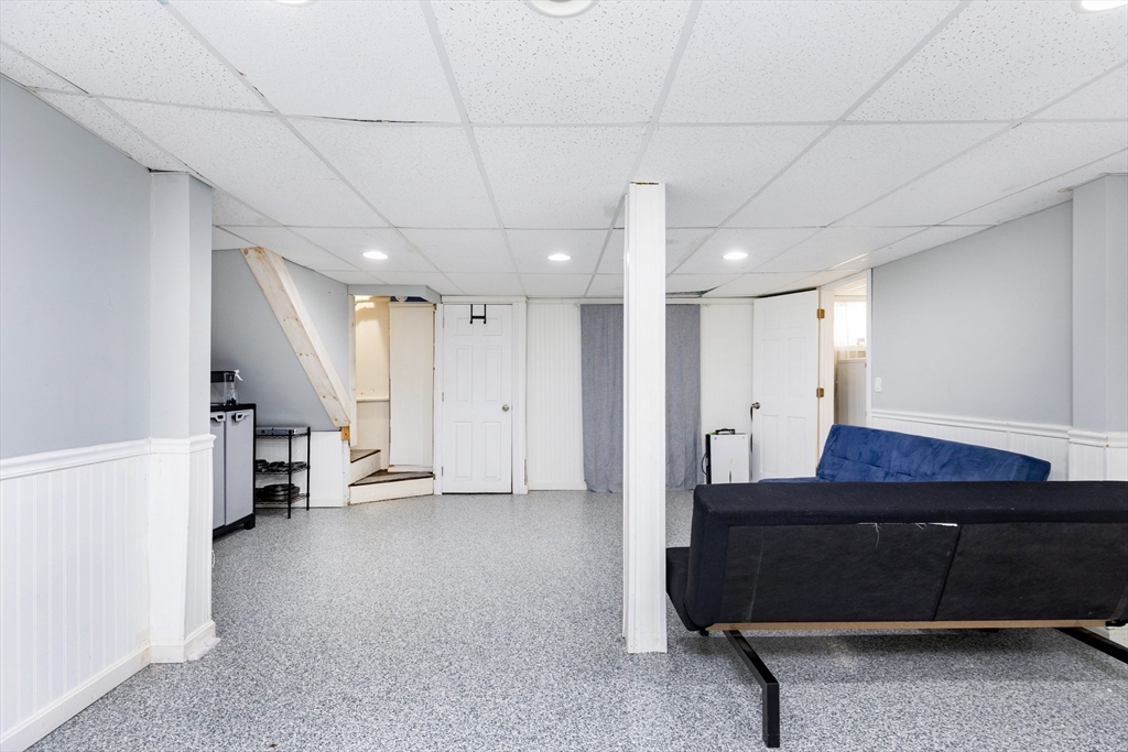 40 Chestnut Street North Reading, MA 01864 - Photo 25 of 34