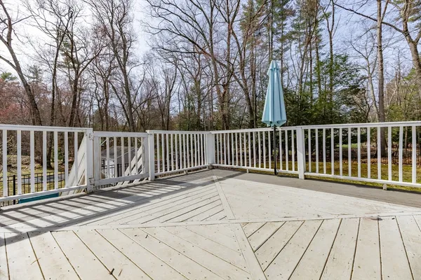 $649,000 | 40 Chestnut Street, North Reading, MA 01864