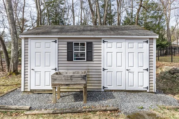 $649,000 | 40 Chestnut Street, North Reading, MA 01864