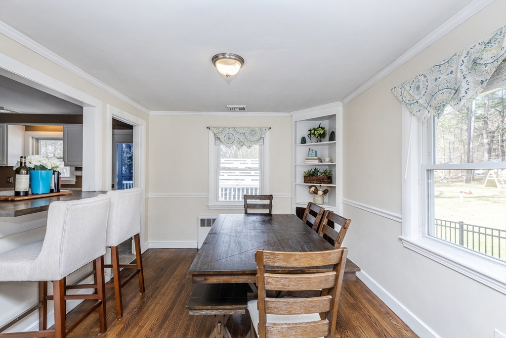 40 Chestnut Street North Reading, MA 01864 - Photo 4 of 34