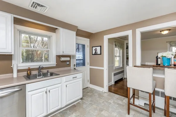 $649,000 | 40 Chestnut Street, North Reading, MA 01864