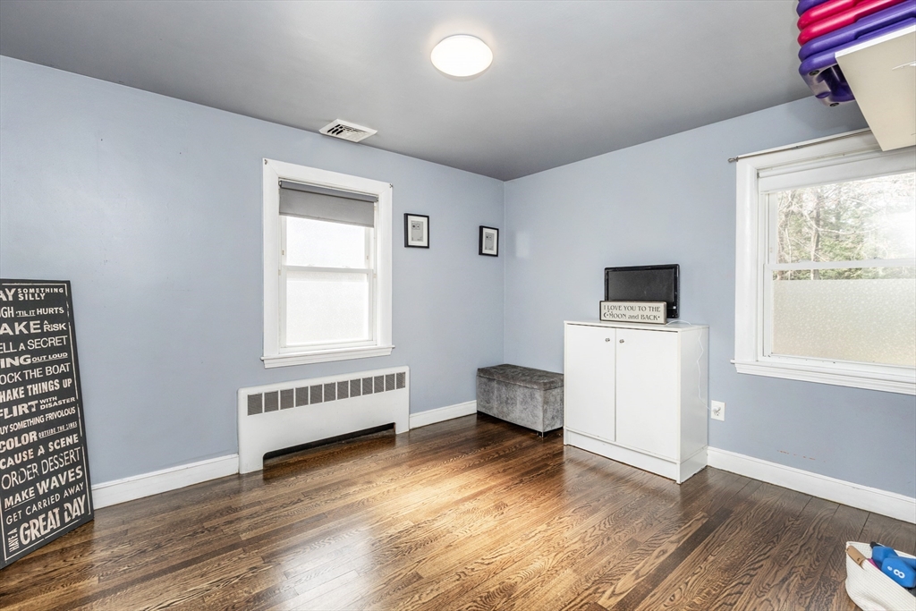 40 Chestnut Street North Reading, MA 01864 - Photo 10 of 34