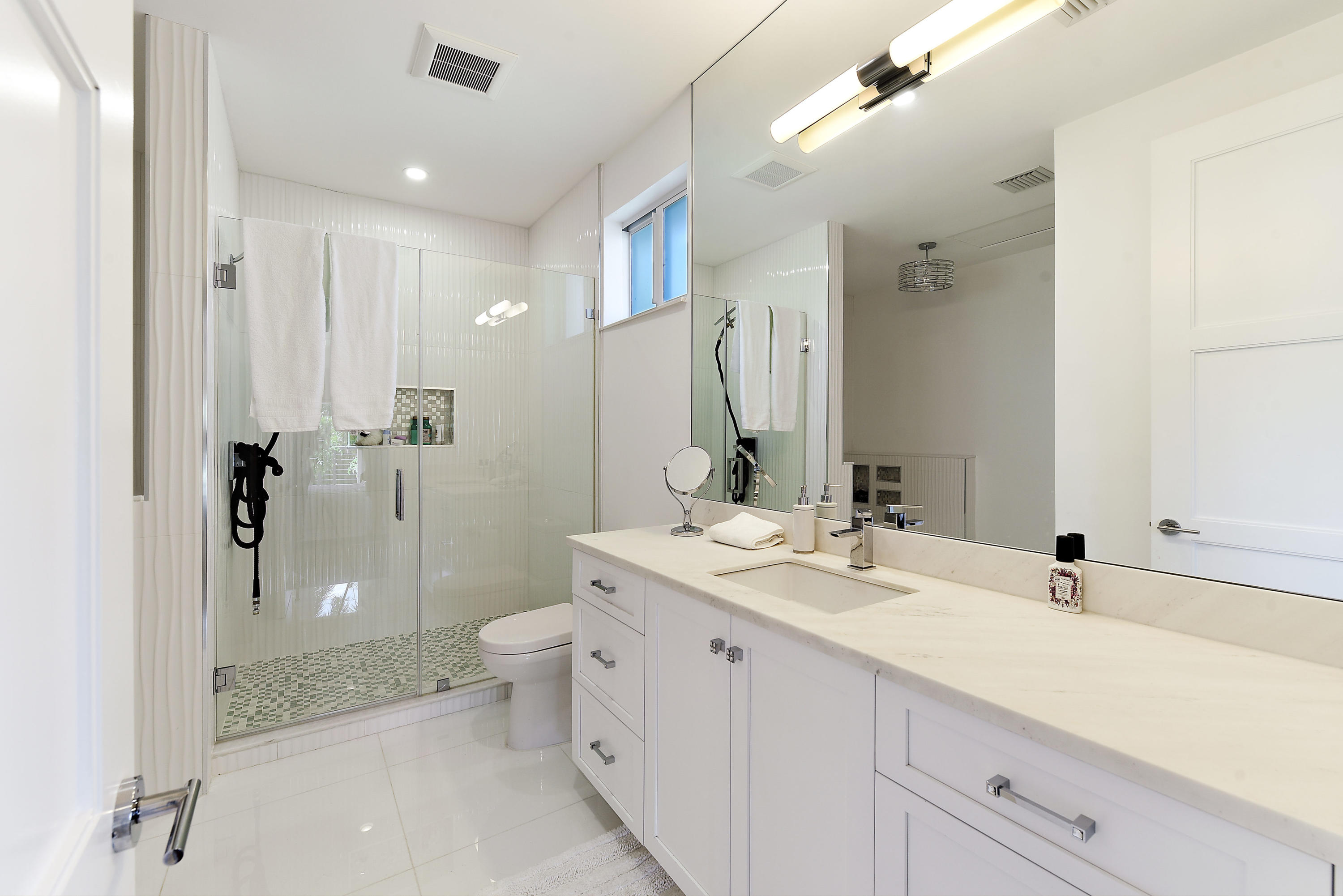 7415 Fenwick Place Boca Raton, FL 33496 - Photo 28 of 74 en suite bathroom